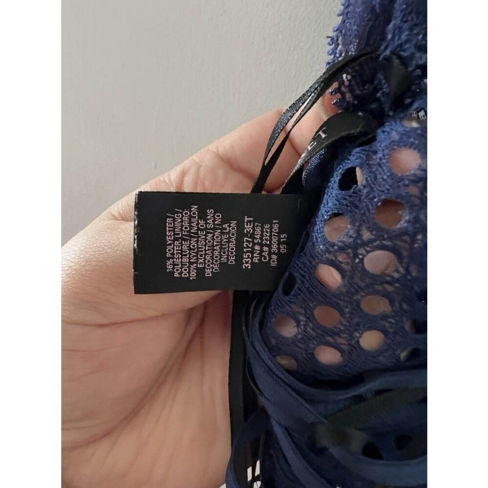 Victoria’s Secret Black Lace Teddy Bodysuit High Neck Open Front Lace Up Back M - Picture 9 of 9